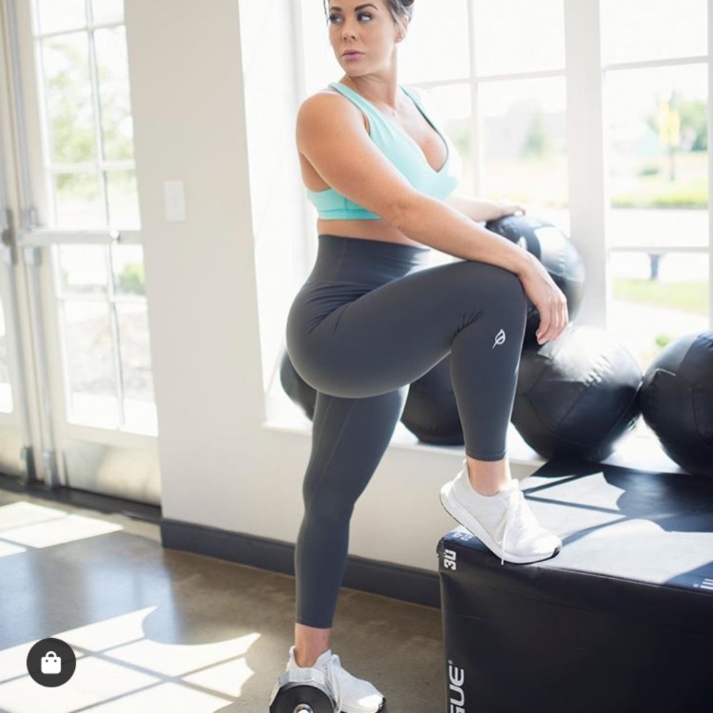 The Alainah II Allure Legging: 23" - Charcoal